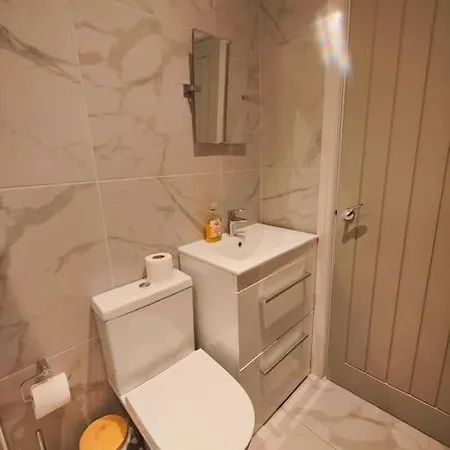 Sloane Modern 2 Bedroom Seafront Apartment Blackpool Exterior photo
