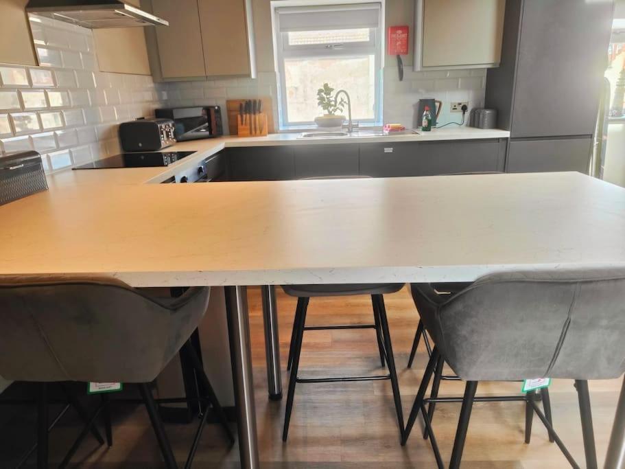 Sloane Modern 2 Bedroom Seafront Appartement